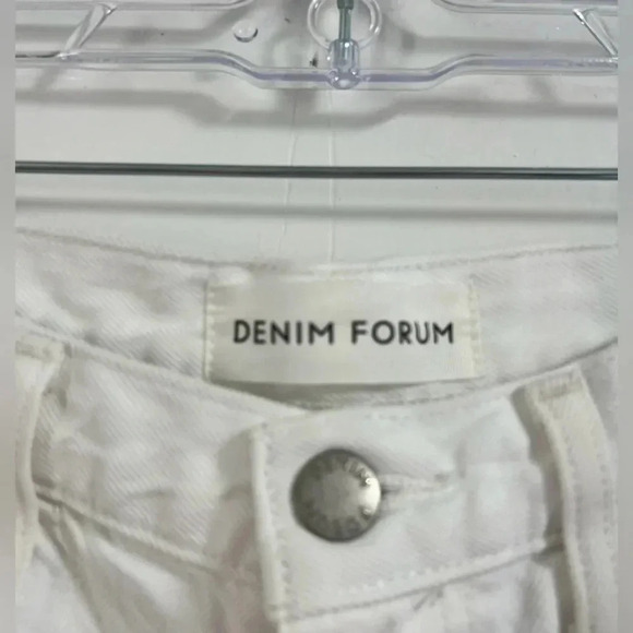 Aritzia Denim Forum
The Yoko Mid Thigh Short in 
A Little Wht Lie Dstr Size 29 - Picture 5 of 6
